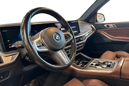 Vihreä BMW X5 2024 kuva 3.