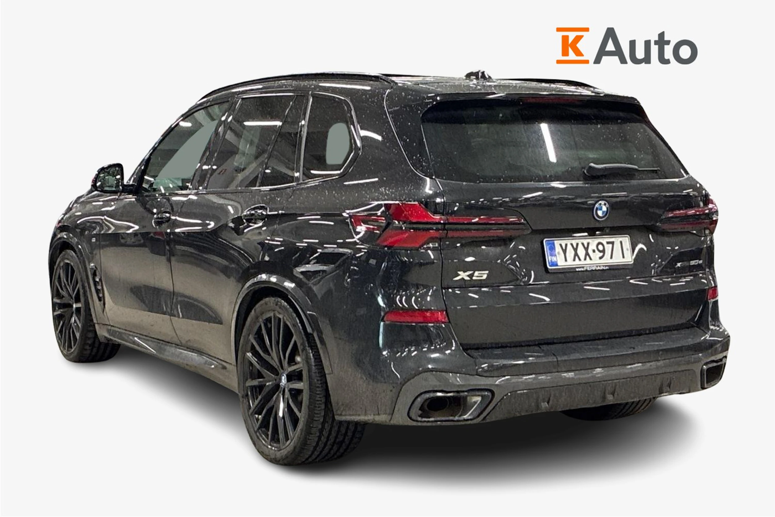 musta BMW X5 2024 kuva 2.
