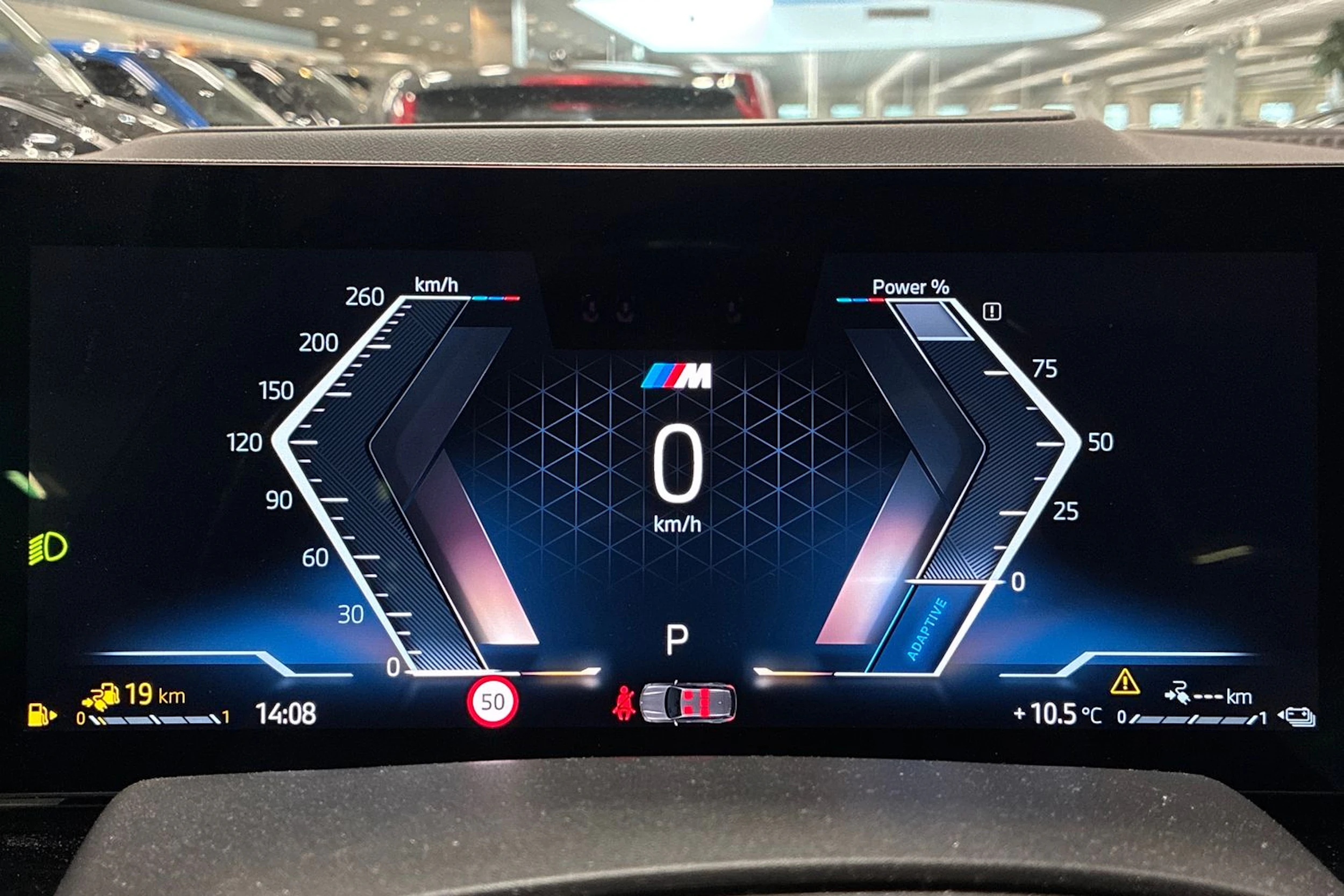 musta BMW X5 2024 kuva 7.
