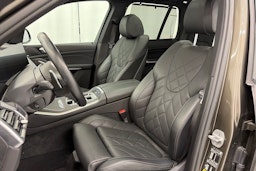 Vihreä BMW X5 xDrive50e 2024 kuva 17.