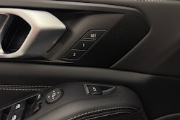 Vihreä BMW X5 xDrive50e 2024 kuva 18.