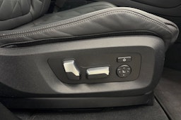 Vihreä BMW X5 xDrive50e 2024 kuva 19.