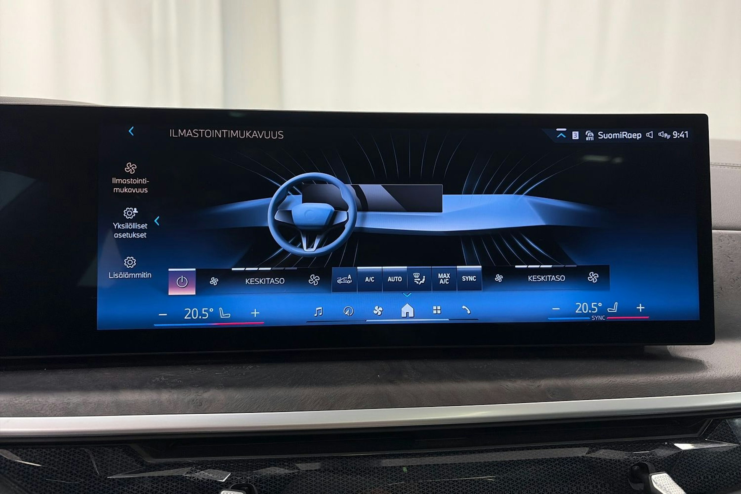 Vihreä BMW X5 xDrive50e 2024 kuva 29.