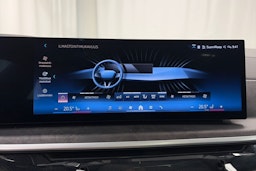 Vihreä BMW X5 xDrive50e 2024 kuva 29.