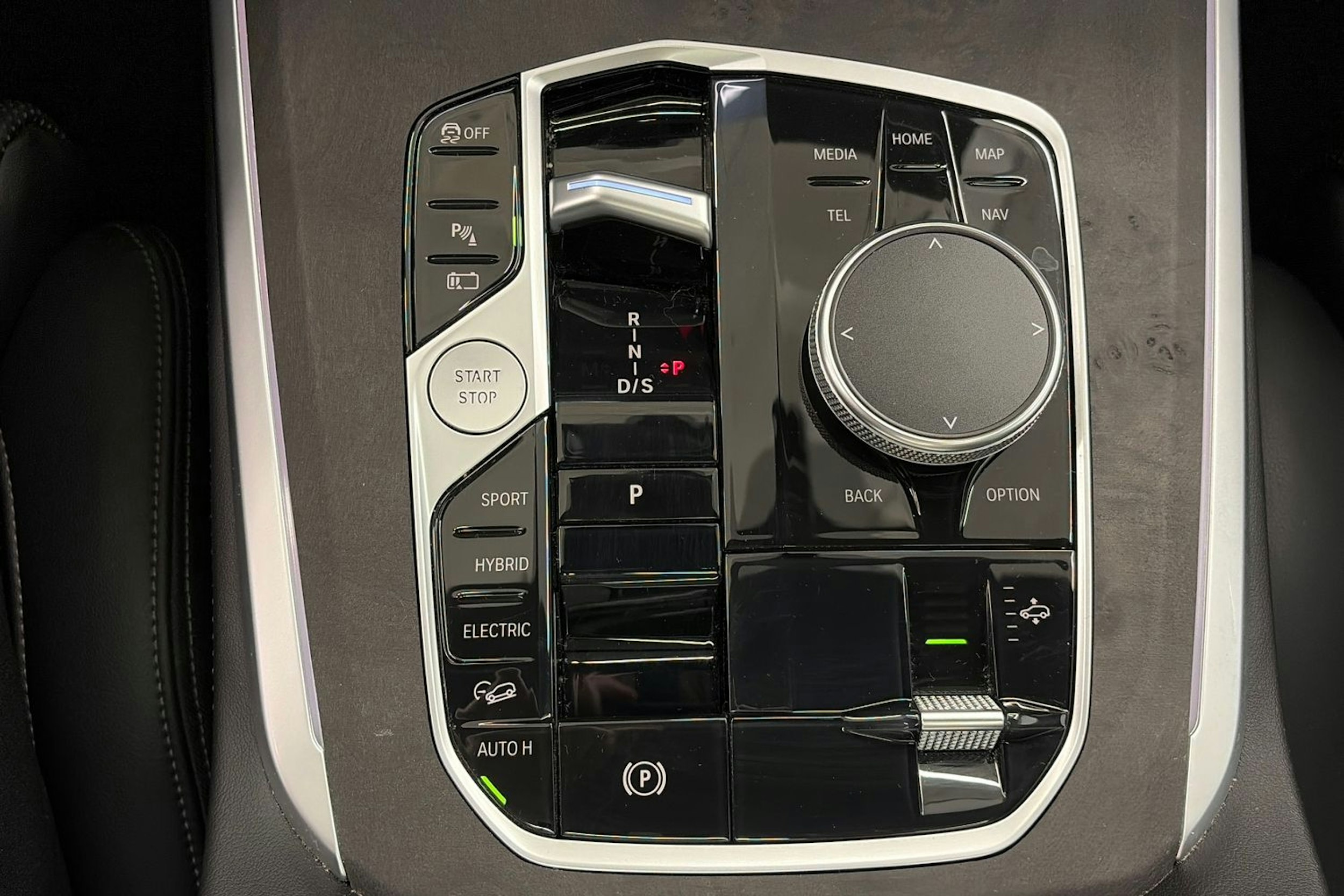 Vihreä BMW X5 xDrive50e 2024 kuva 35.