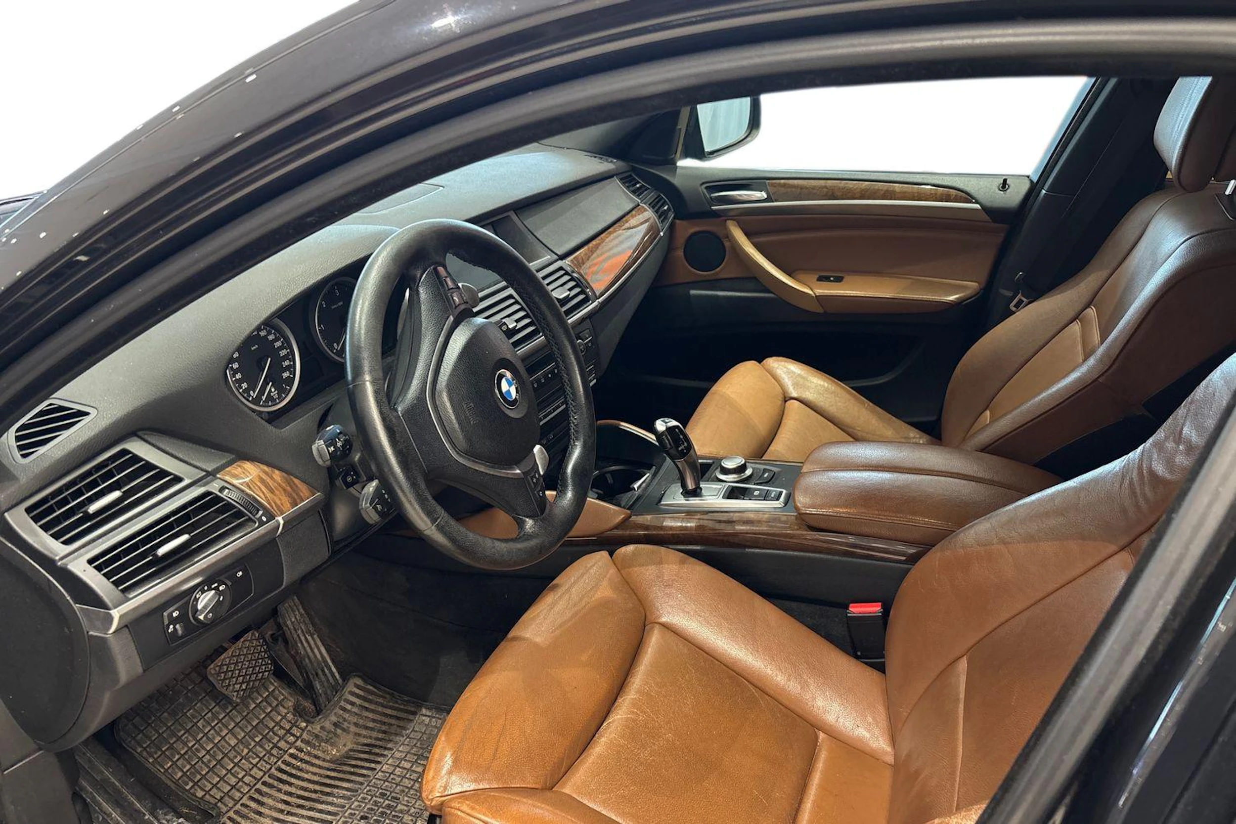 Musta BMW X6 2008 kuva 6.