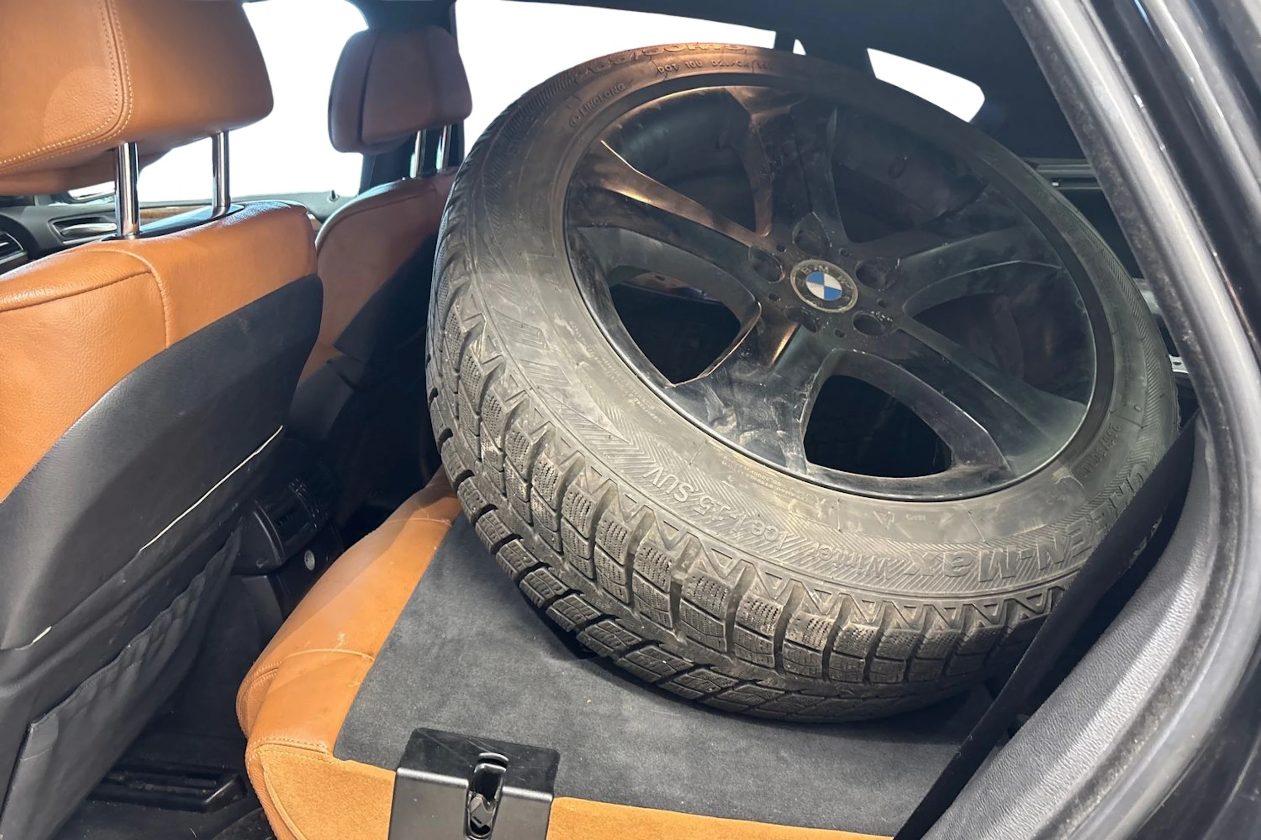 Musta BMW X6 2008 kuva 8.
