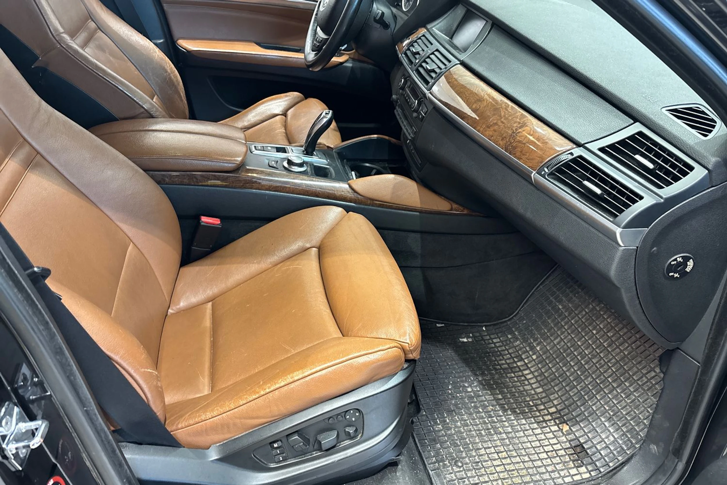 Musta BMW X6 2008 kuva 11.