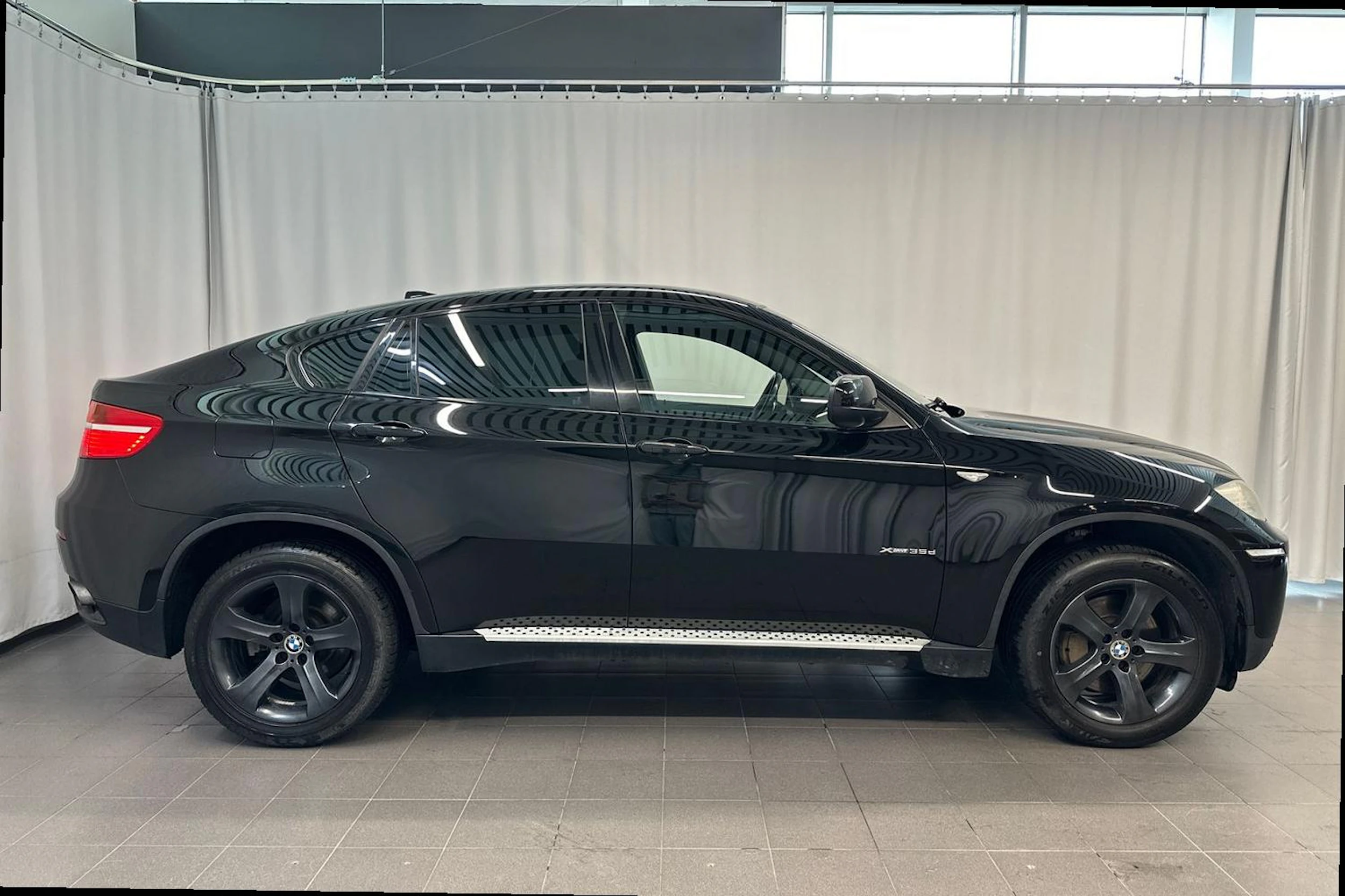 musta BMW X6 2008 kuva 8.