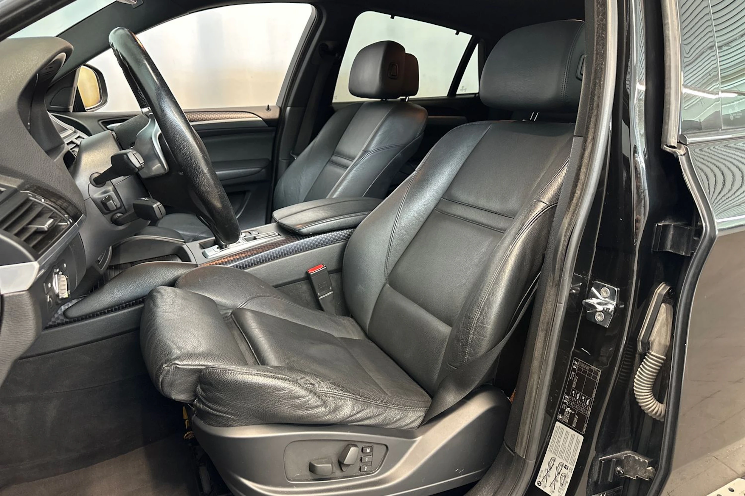 musta BMW X6 2008 kuva 10.