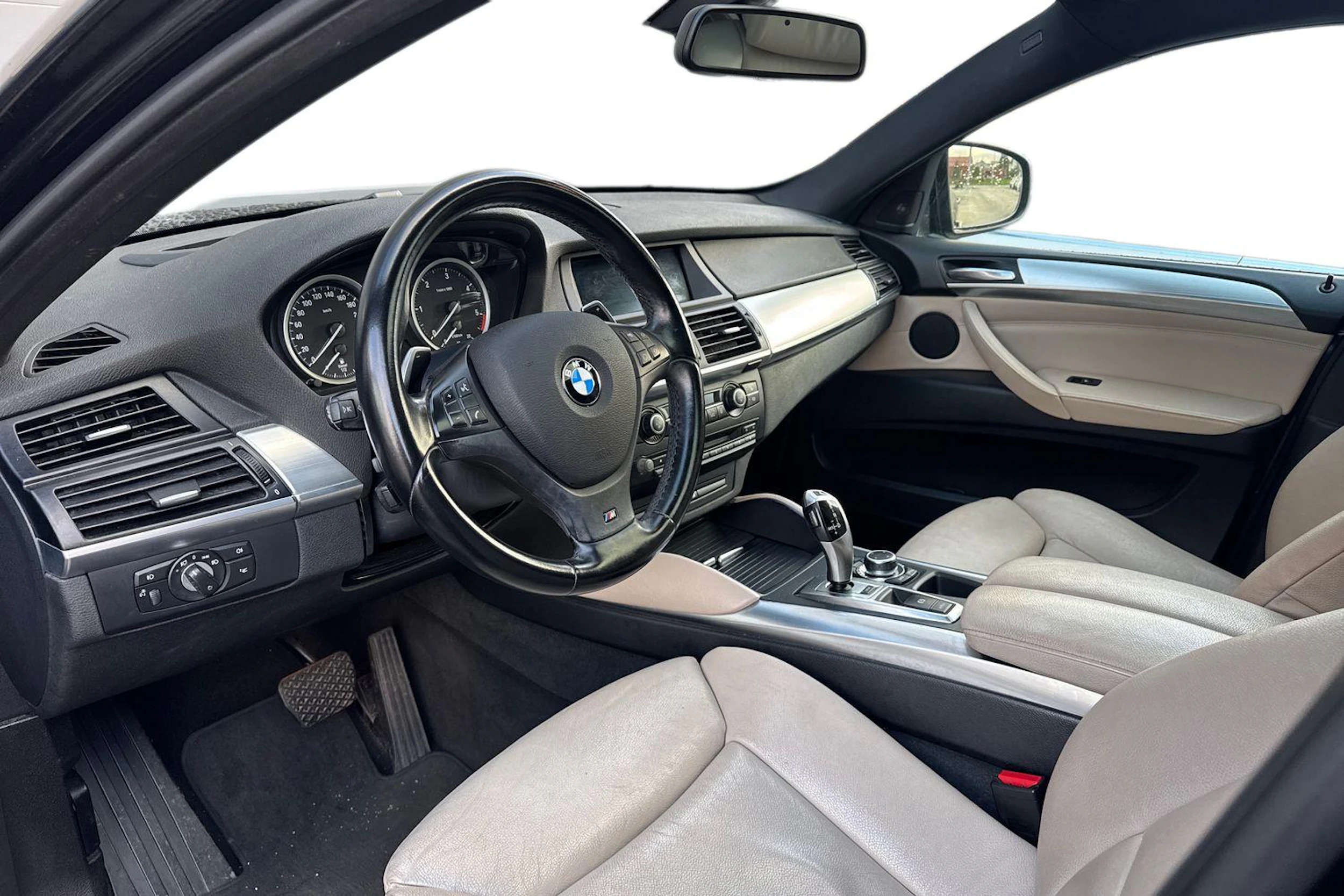 musta BMW X6 2012 kuva 3.