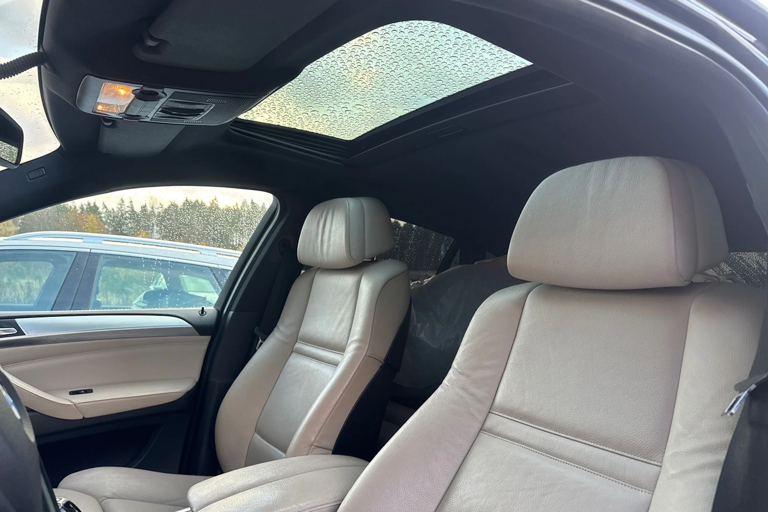 musta BMW X6 2012 kuva 4.