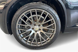Musta BMW X6 2012 kuva 9.