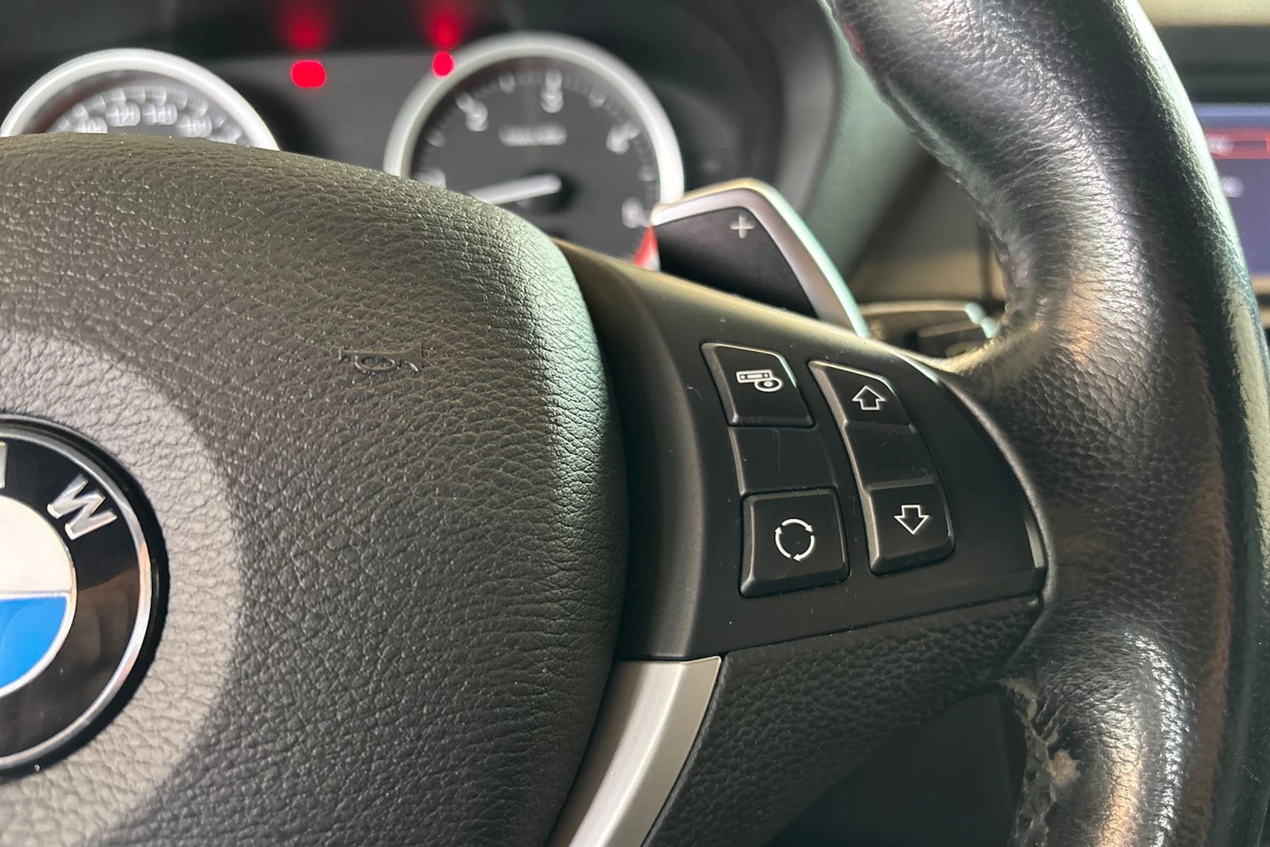 Musta BMW X6 2012 kuva 15.