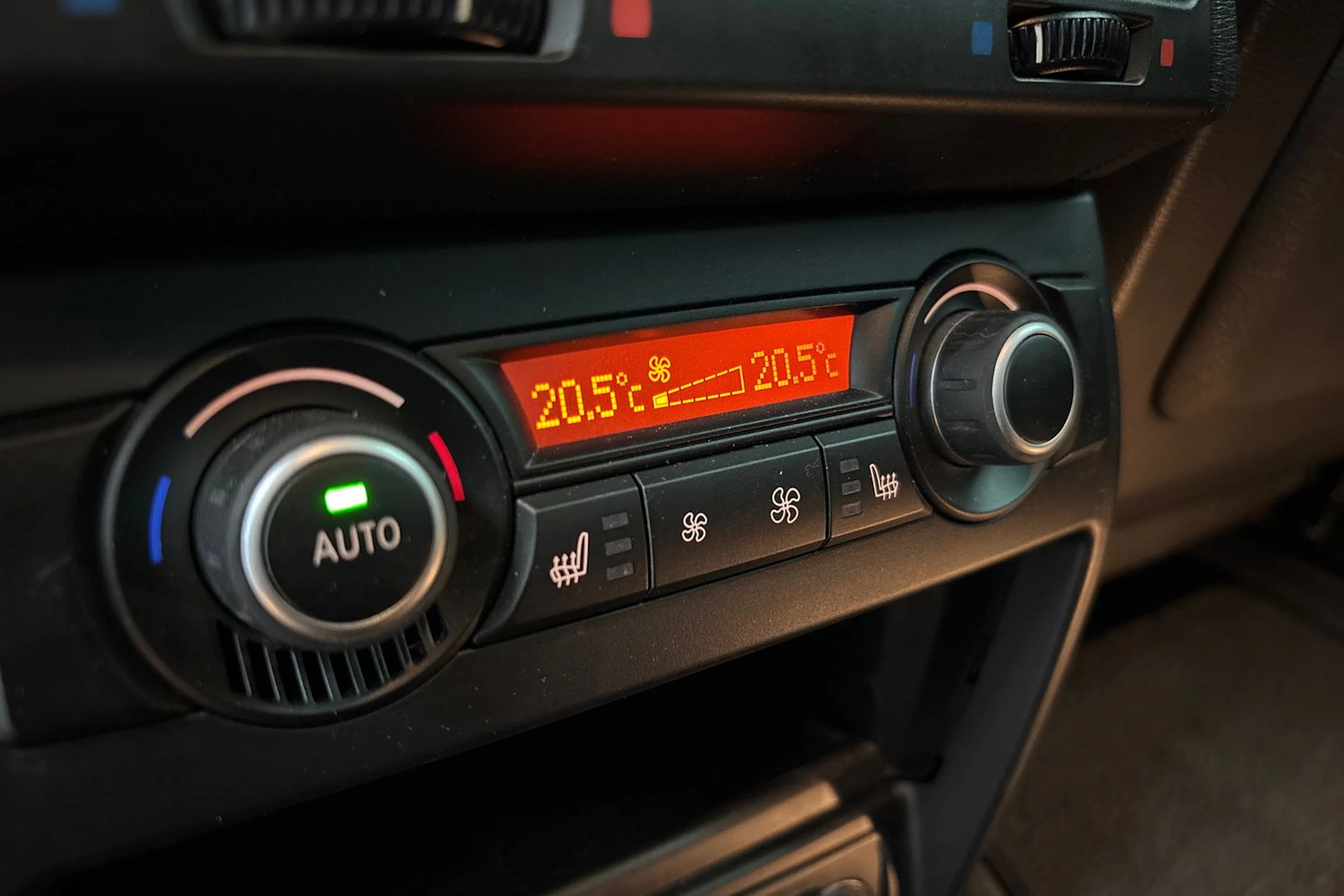 Musta BMW X6 2012 kuva 20.