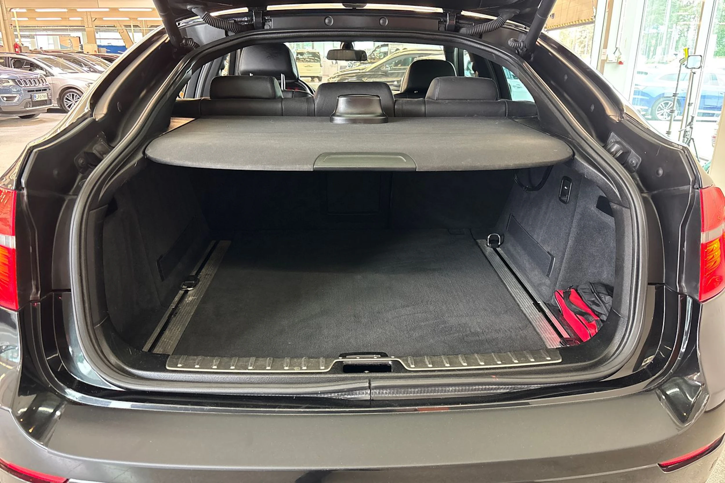 Musta BMW X6 2012 kuva 21.