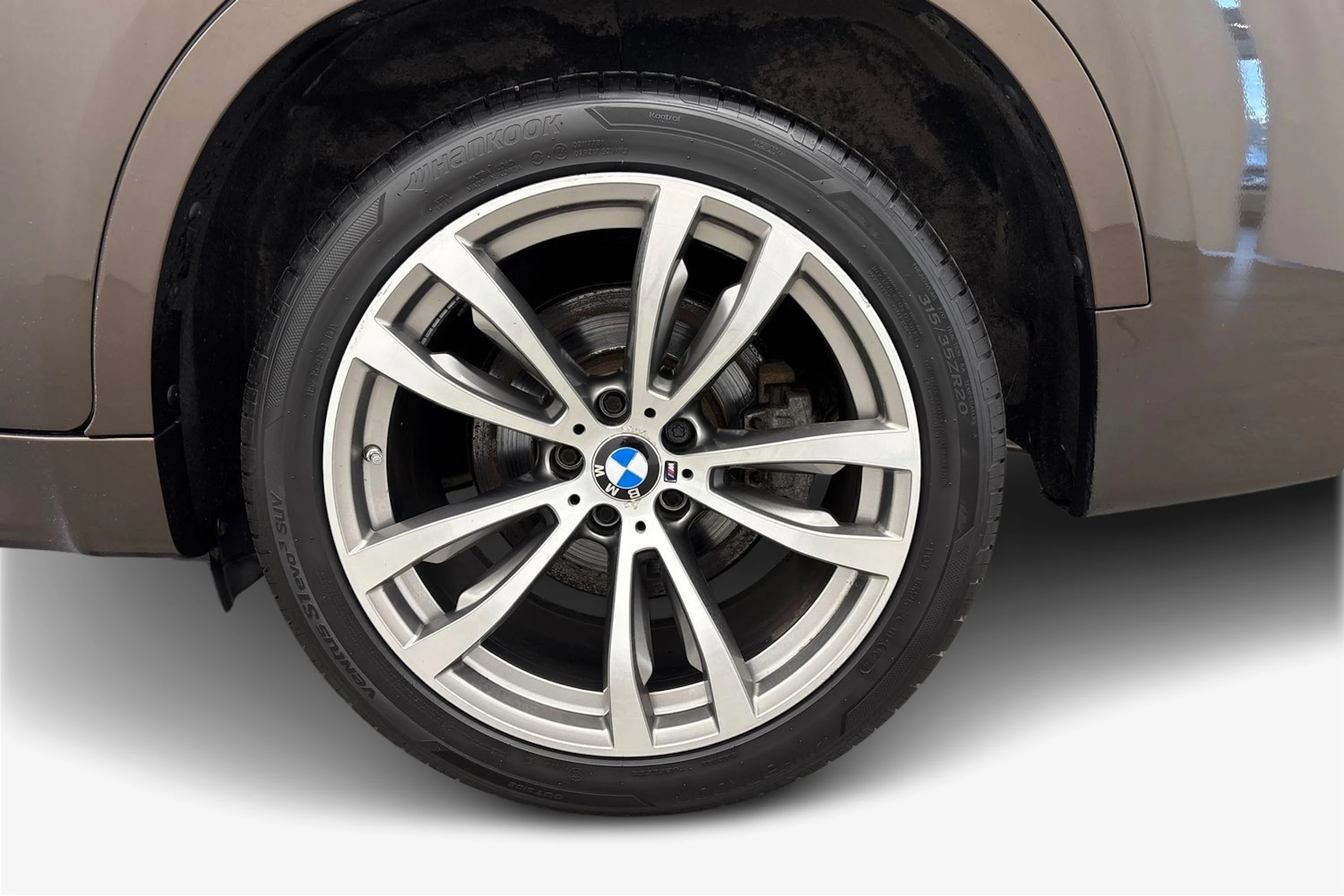 ruskea (beige) BMW X6 2014 kuva 9.