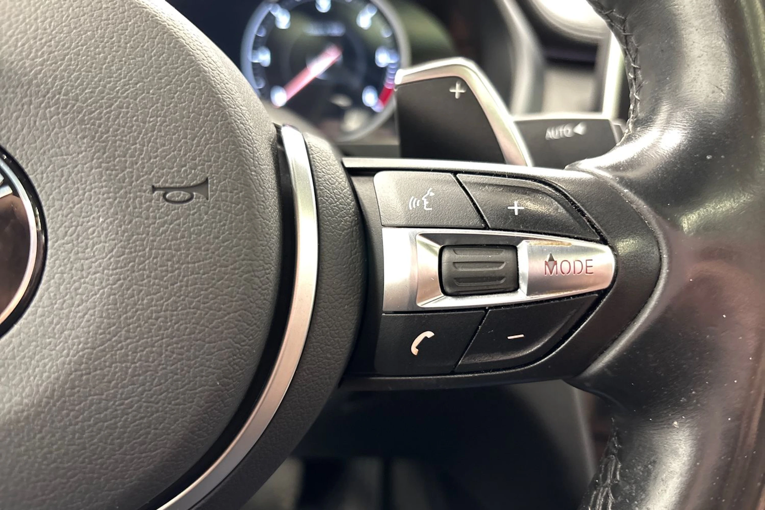 ruskea (beige) BMW X6 2014 kuva 13.
