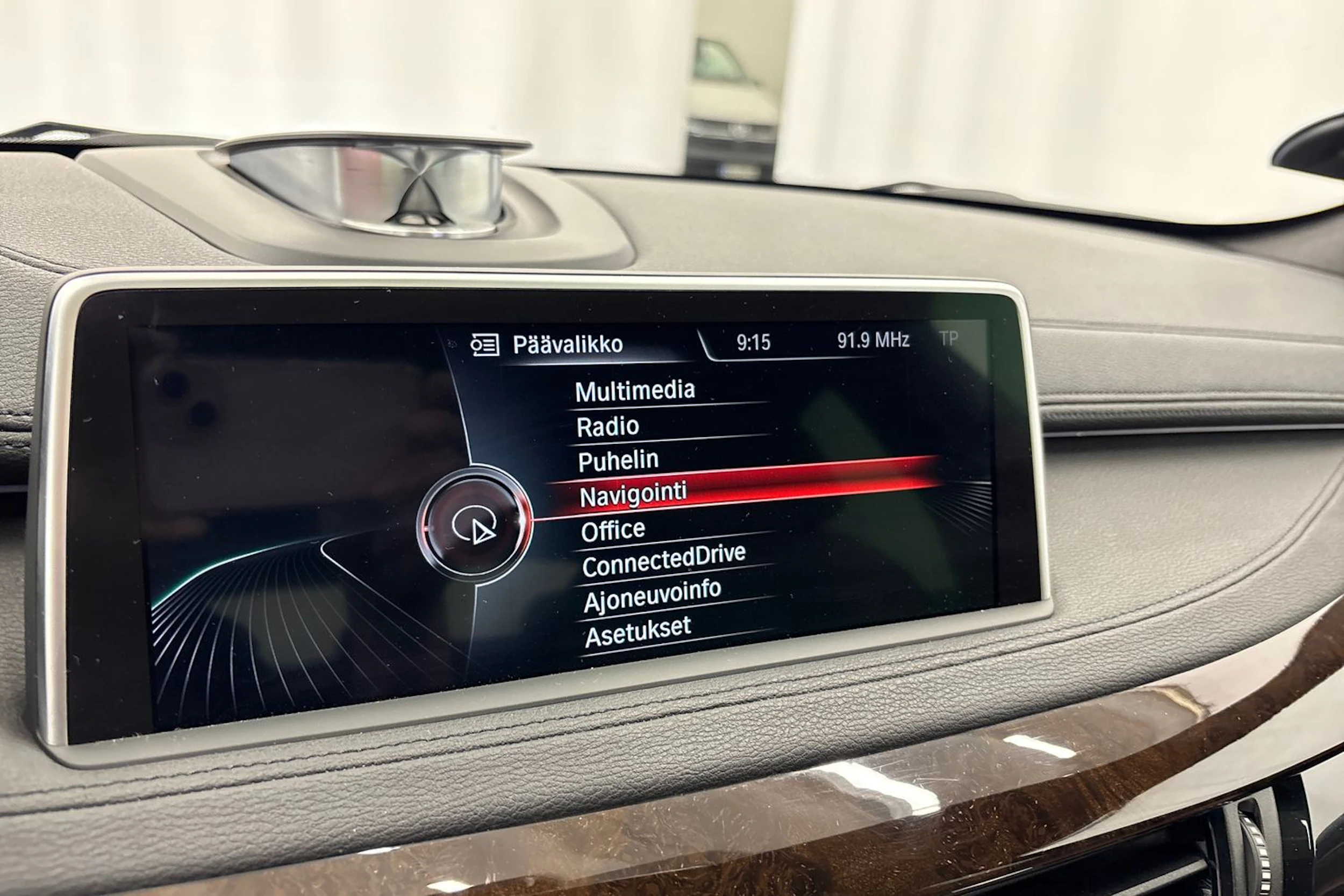 ruskea (beige) BMW X6 2014 kuva 16.