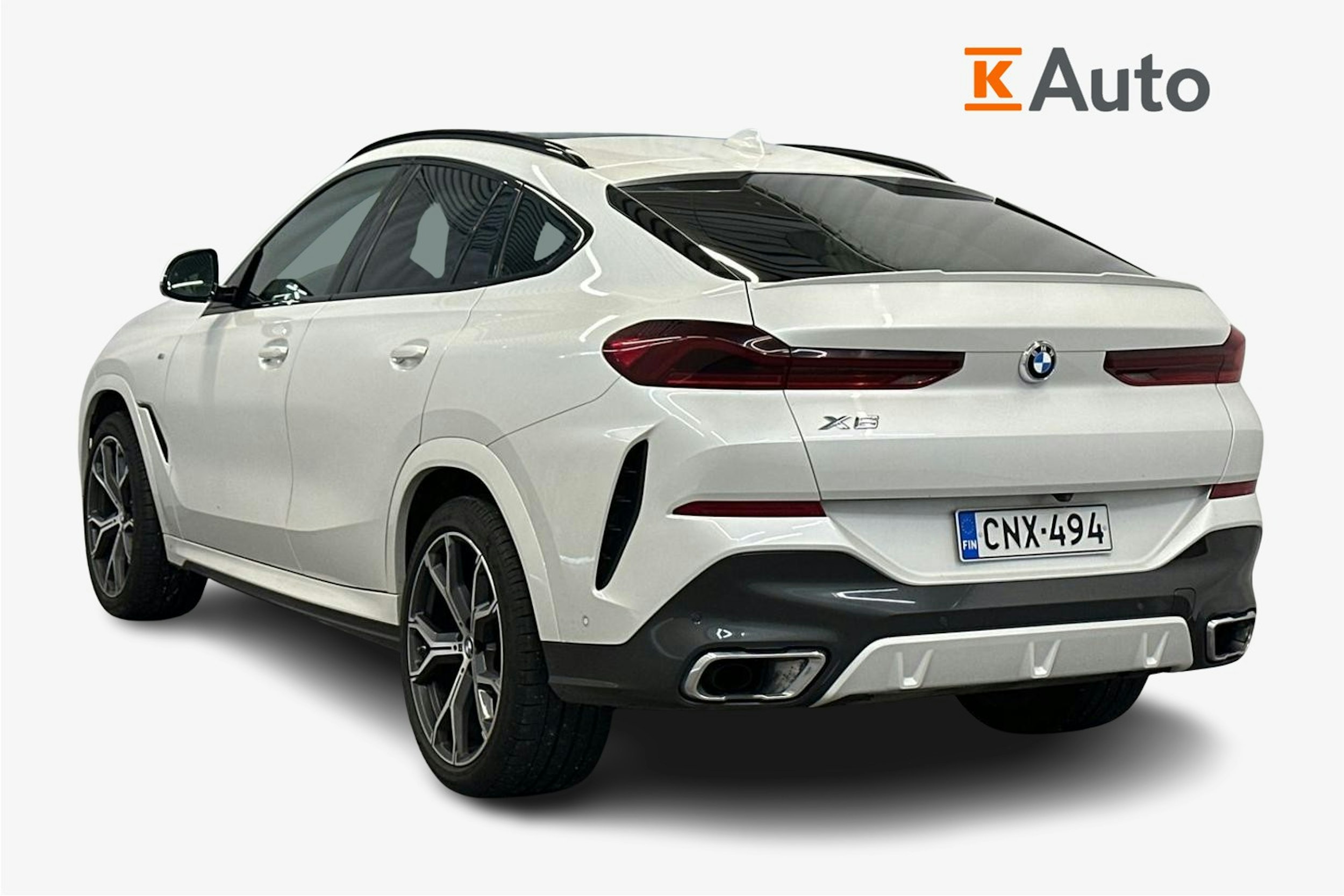 valkoinen BMW X6 2021 kuva 2.