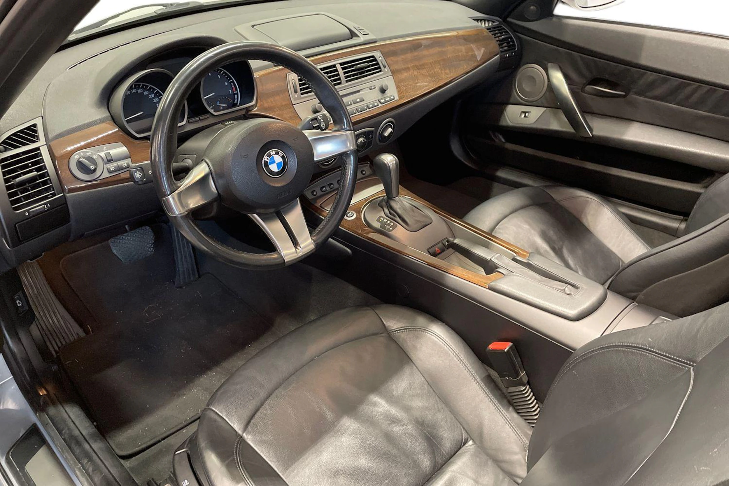 harmaa BMW Z4 2004 kuva 3.