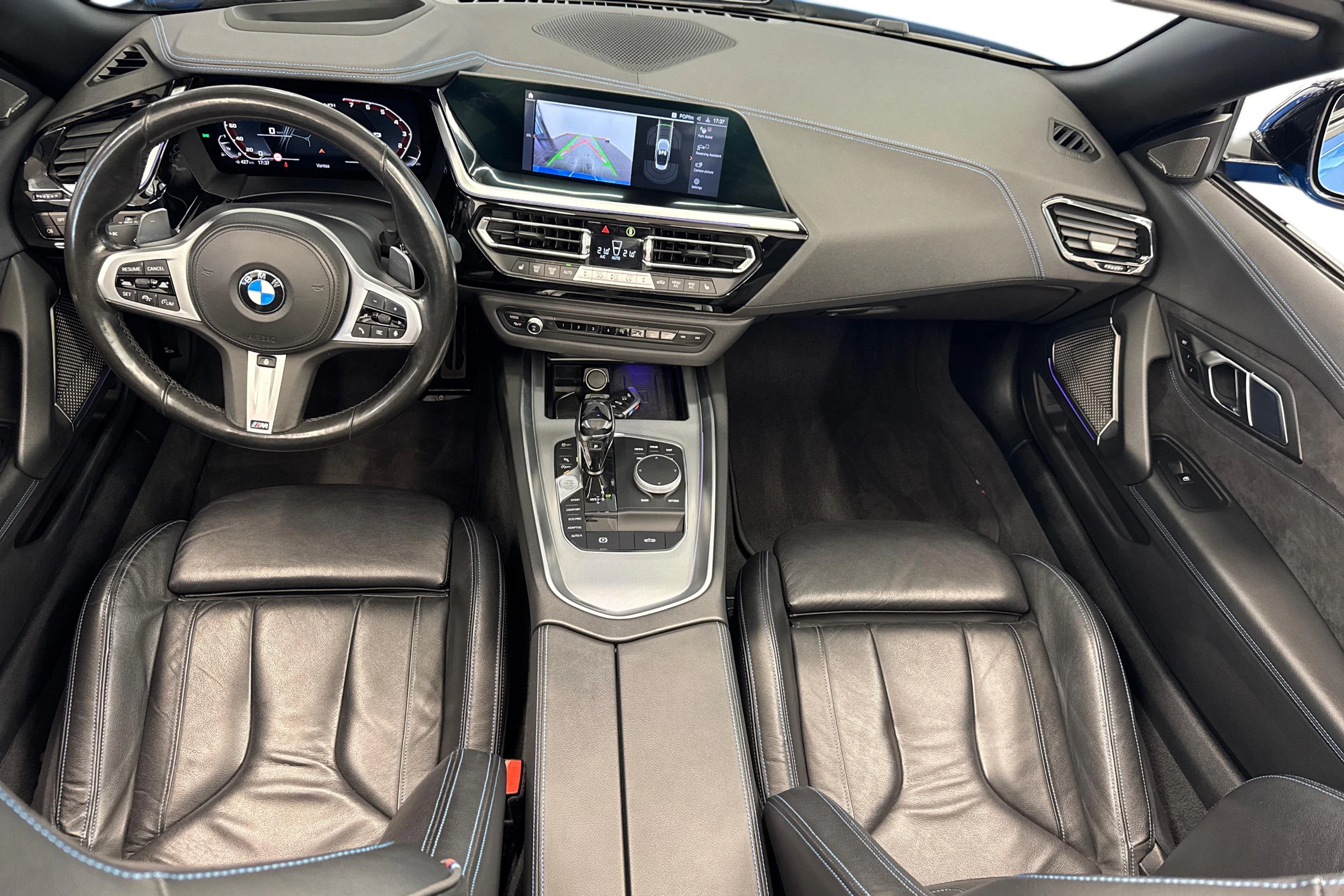sininen BMW Z4 2019 kuva 7.