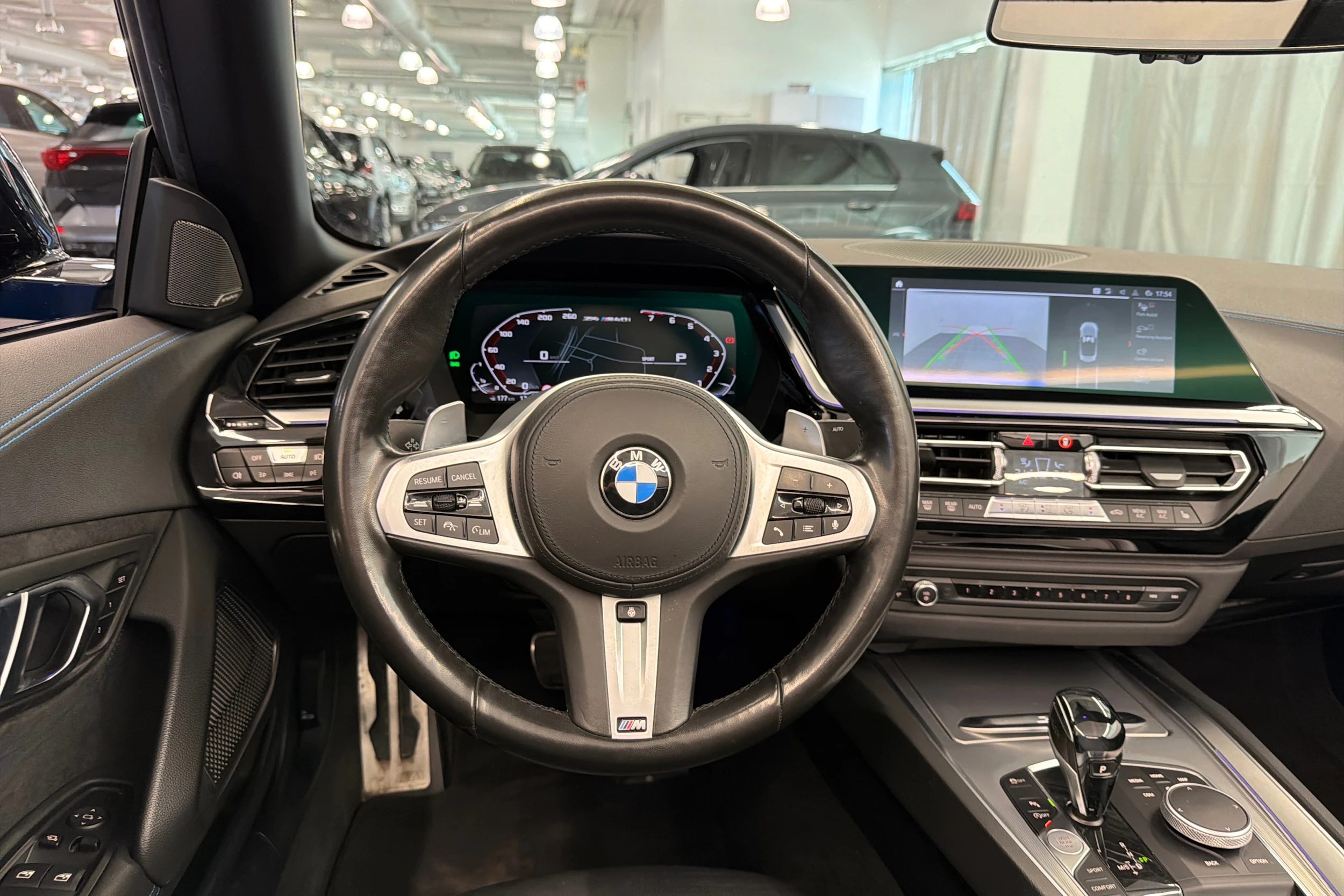 sininen BMW Z4 2019 kuva 11.