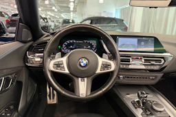 sininen BMW Z4 2019 kuva 11.