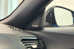 sininen BMW Z4 2019 kuva 15.