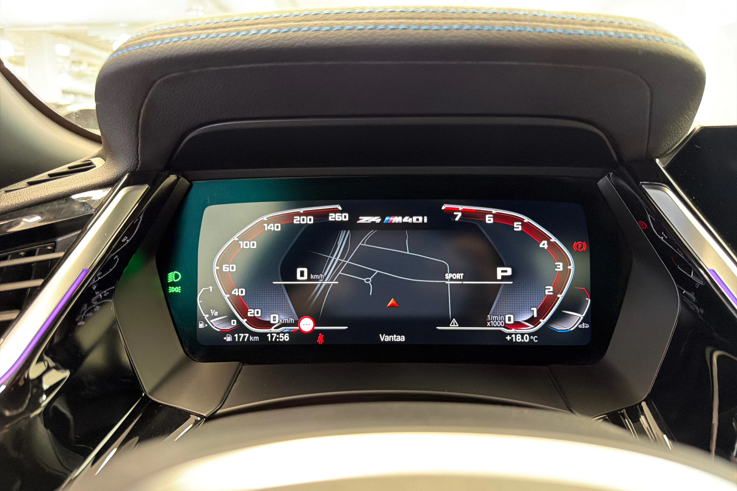 sininen BMW Z4 2019 kuva 18.