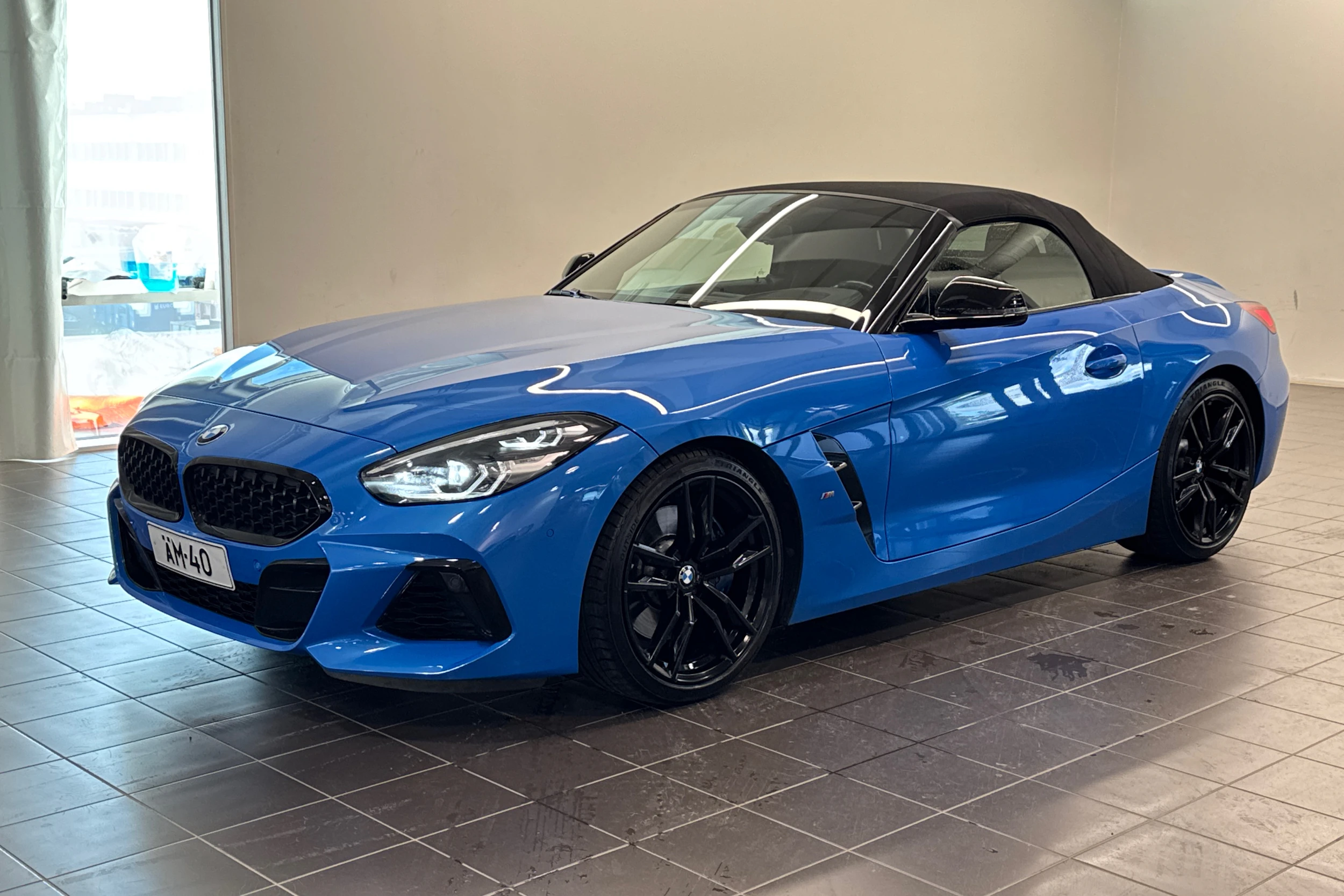 sininen BMW Z4 2019 kuva 24.