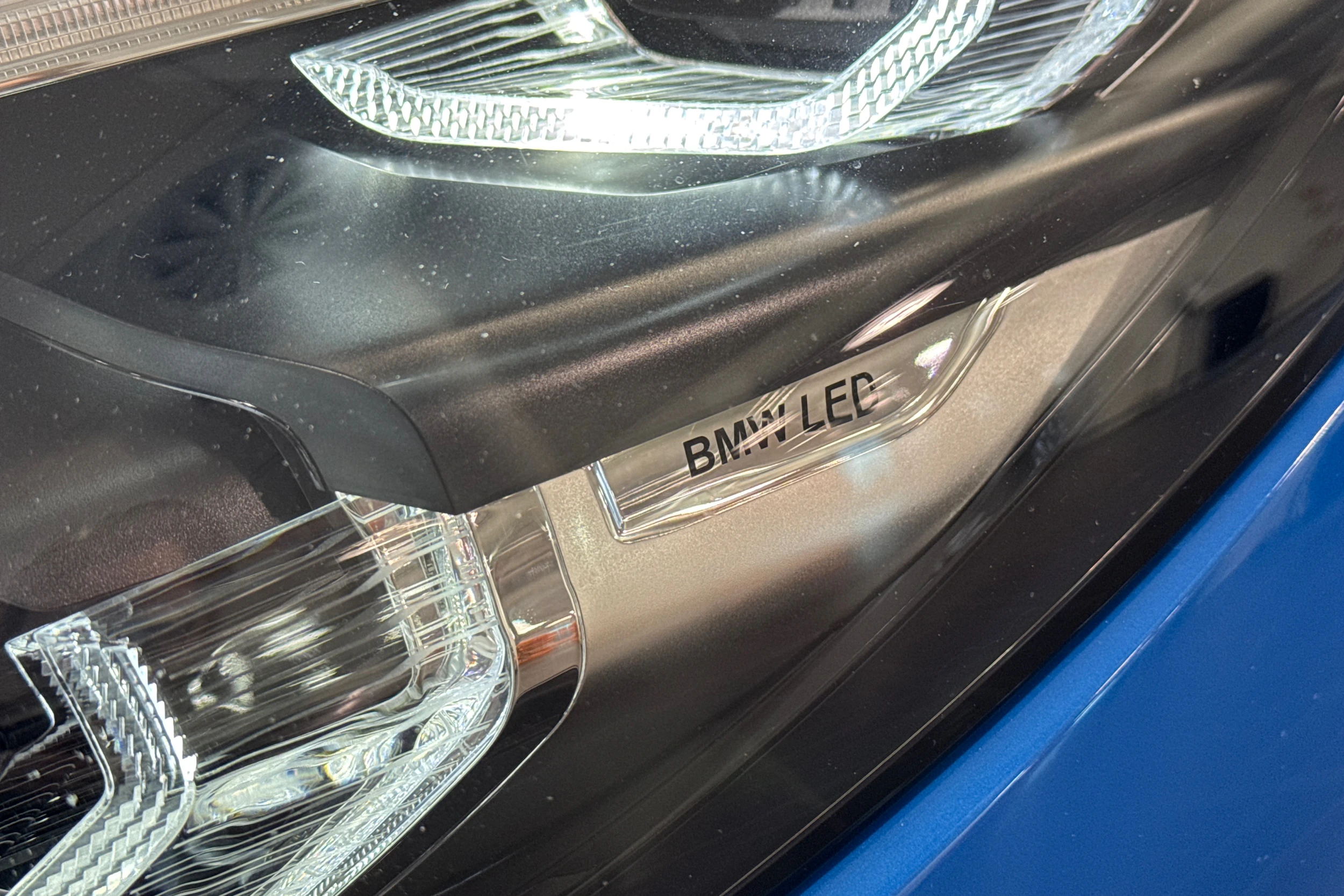 sininen BMW Z4 2019 kuva 27.