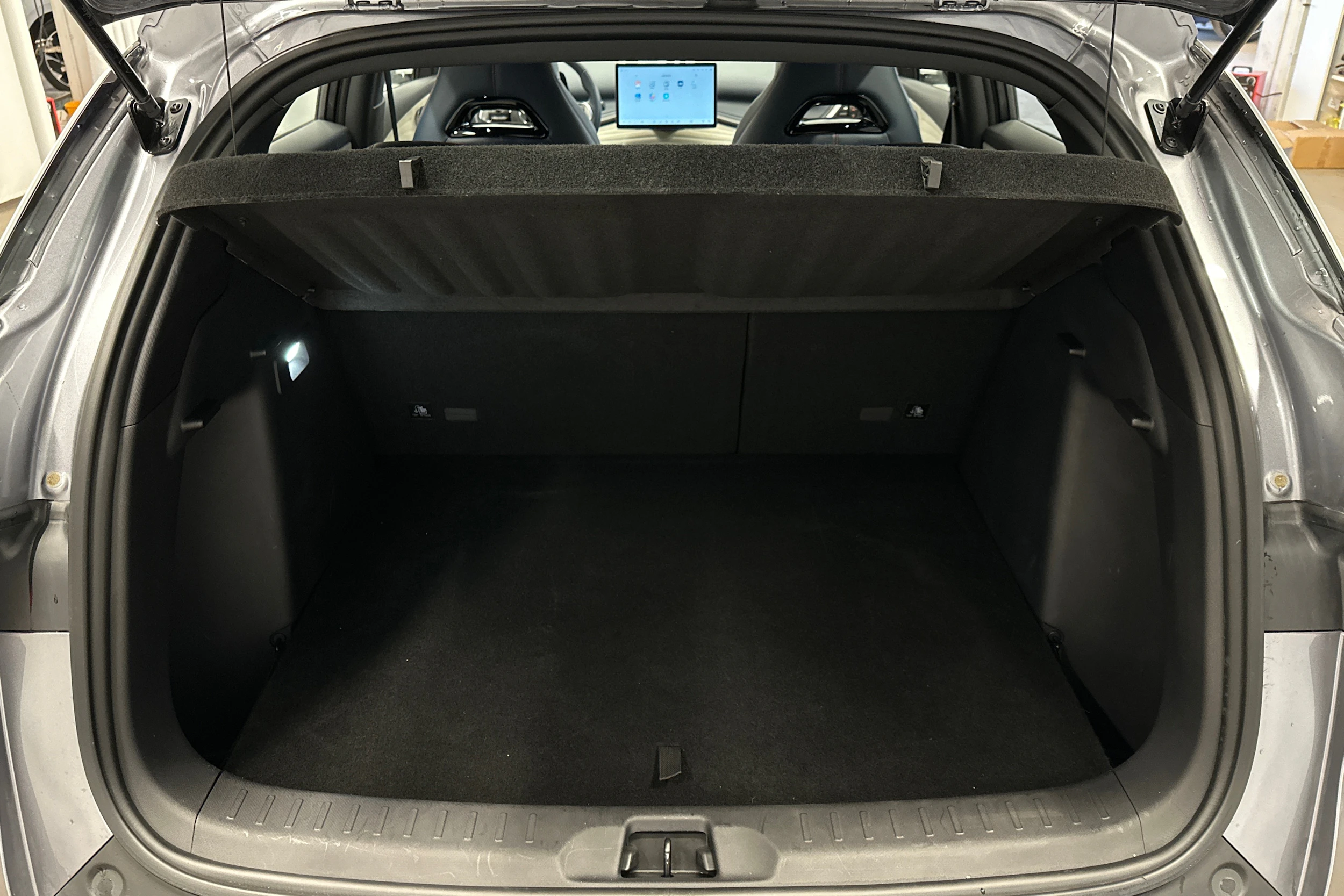 harmaa BYD Atto 3 2022 kuva 11.