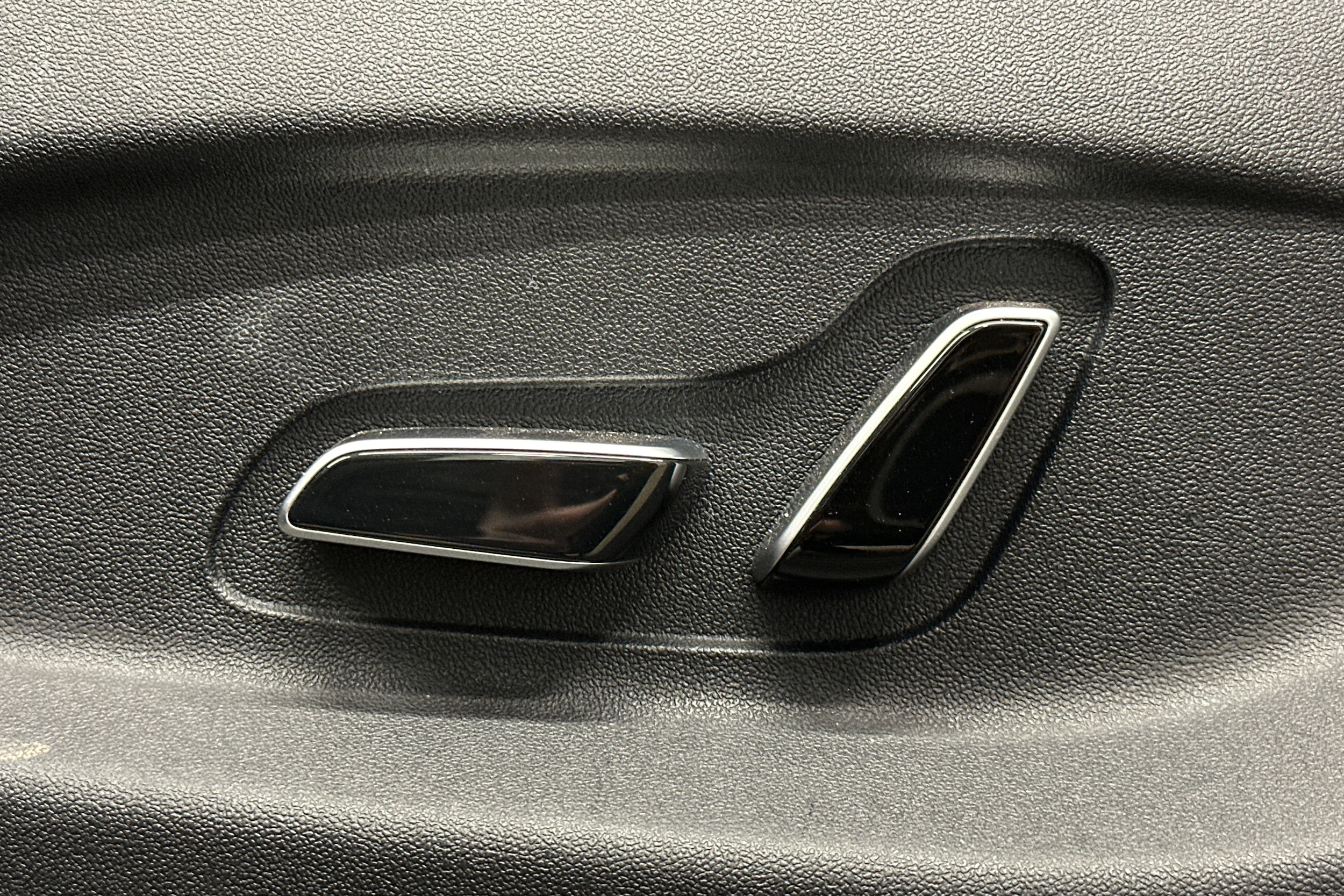 harmaa BYD Atto 3 2022 kuva 13.