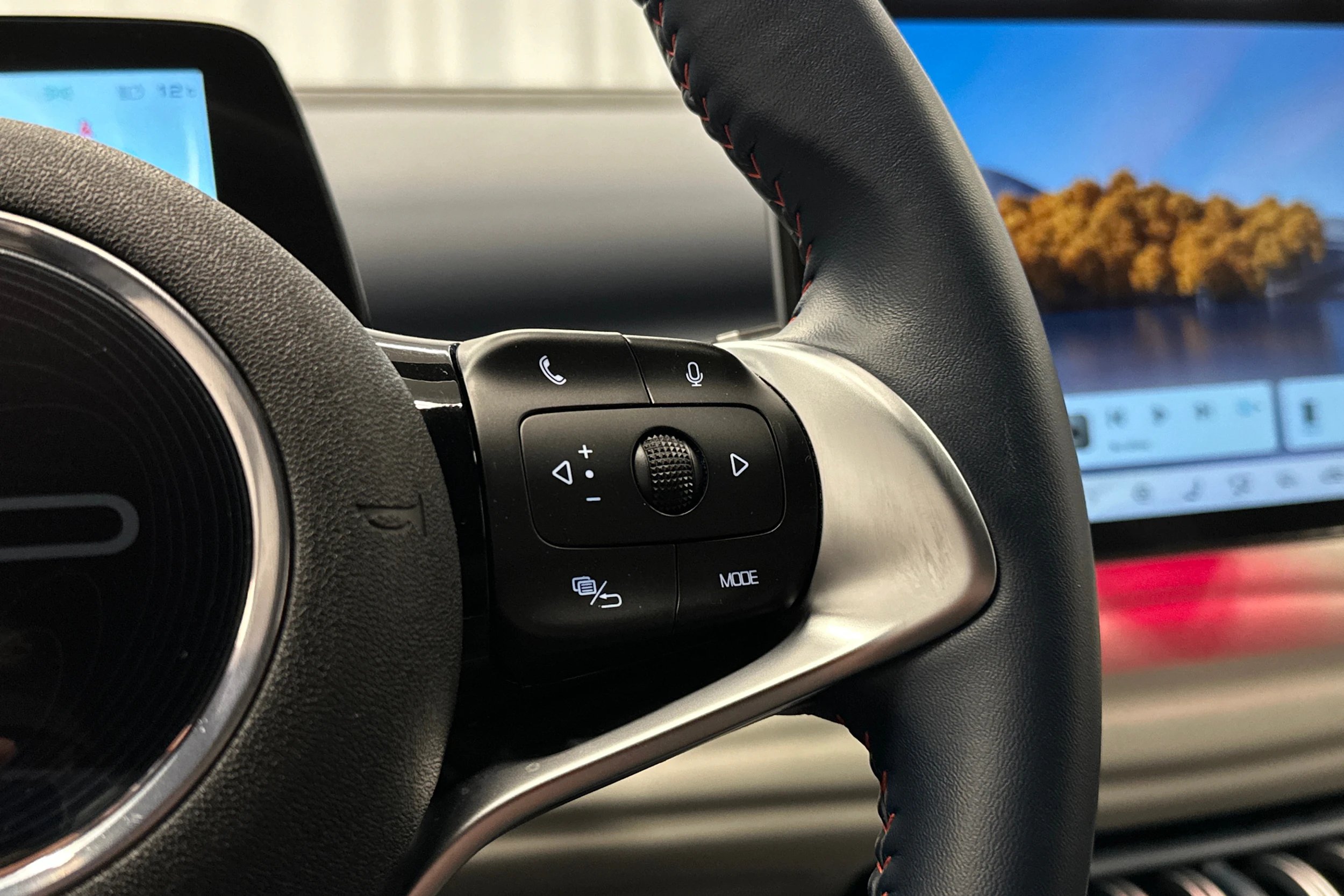 harmaa BYD Atto 3 2022 kuva 16.