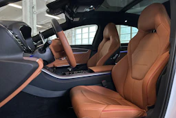 valkoinen BYD Han 2023 kuva 6.
