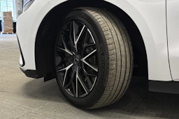 valkoinen BYD Han 2023 kuva 13.