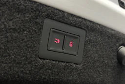 valkoinen BYD Han 2023 kuva 16.