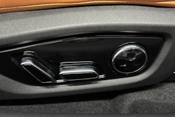 valkoinen BYD Han 2023 kuva 20.