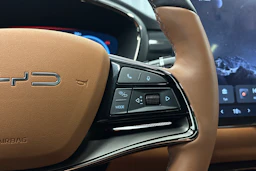 valkoinen BYD Han 2023 kuva 24.