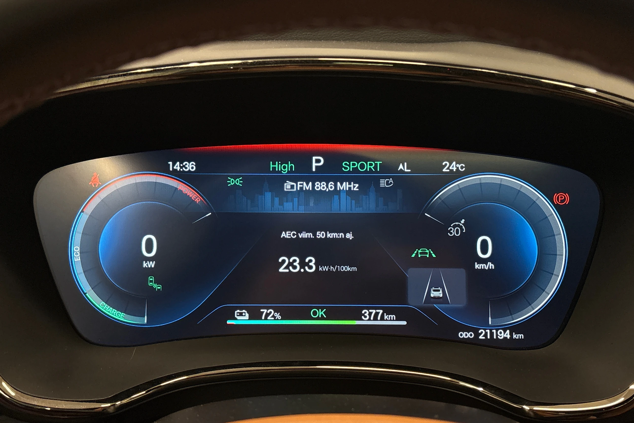 valkoinen BYD Han 2023 kuva 25.