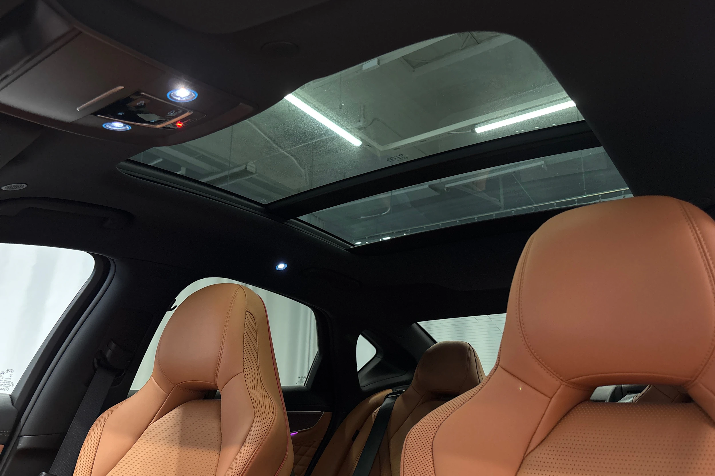 valkoinen BYD Han 2023 kuva 42.