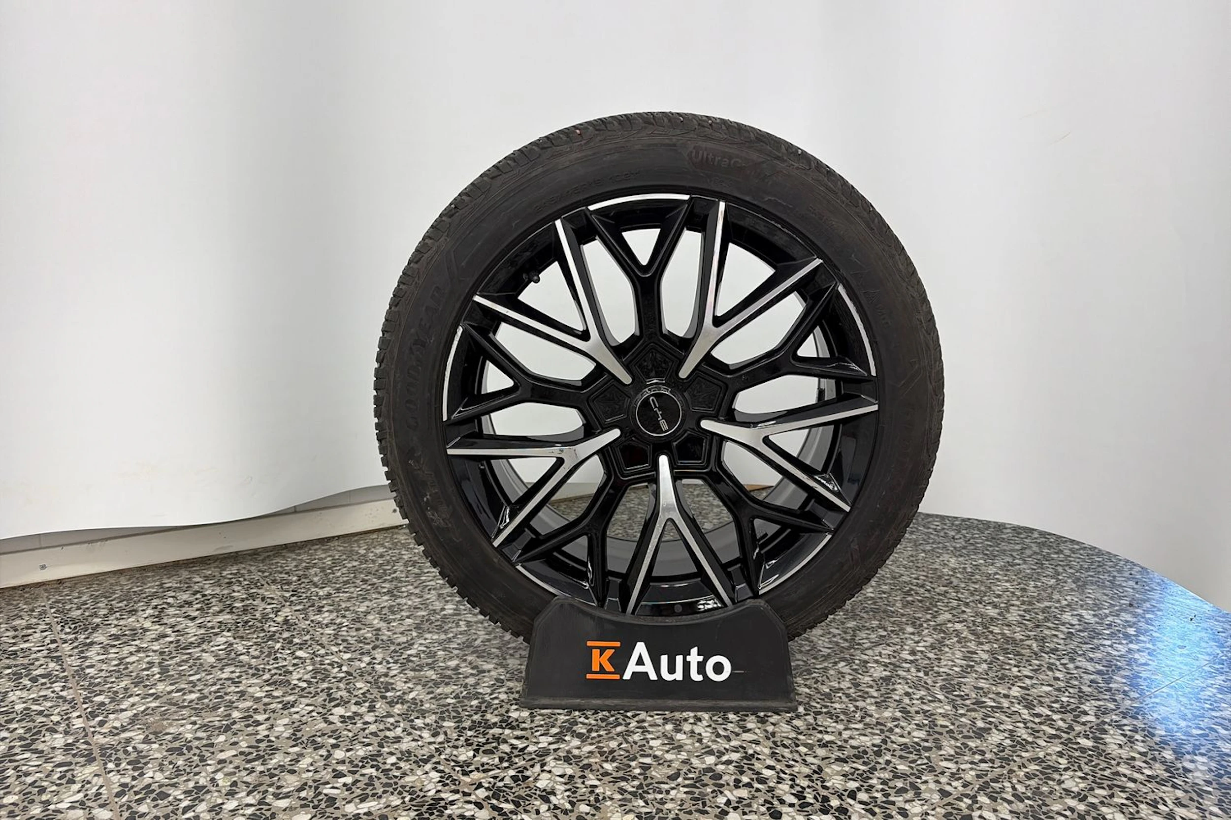 Punainen BYD Han 2023 kuva 11.