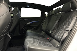 valkoinen BYD Seal 2024 kuva 10.