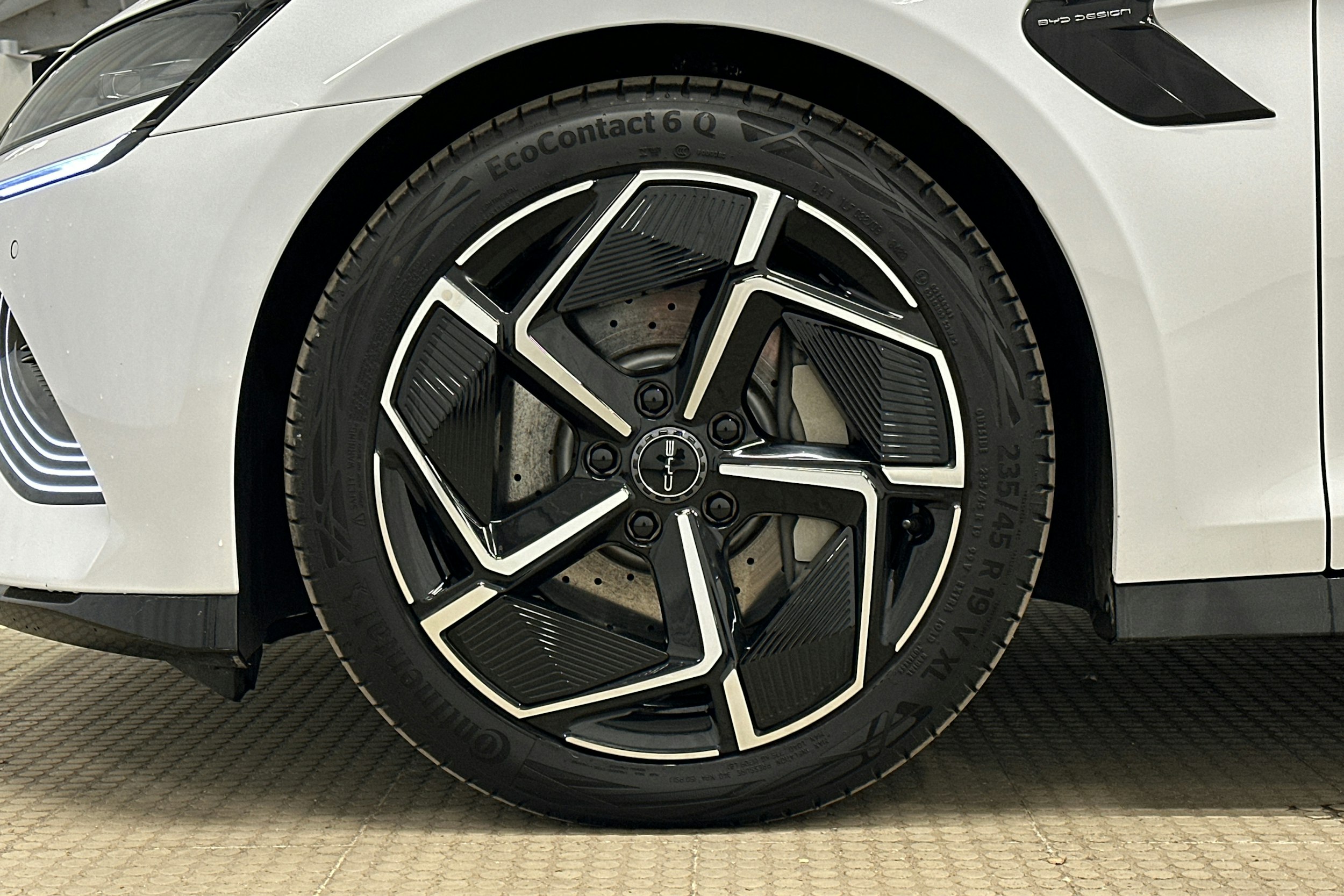 valkoinen BYD Seal 2024 kuva 11.