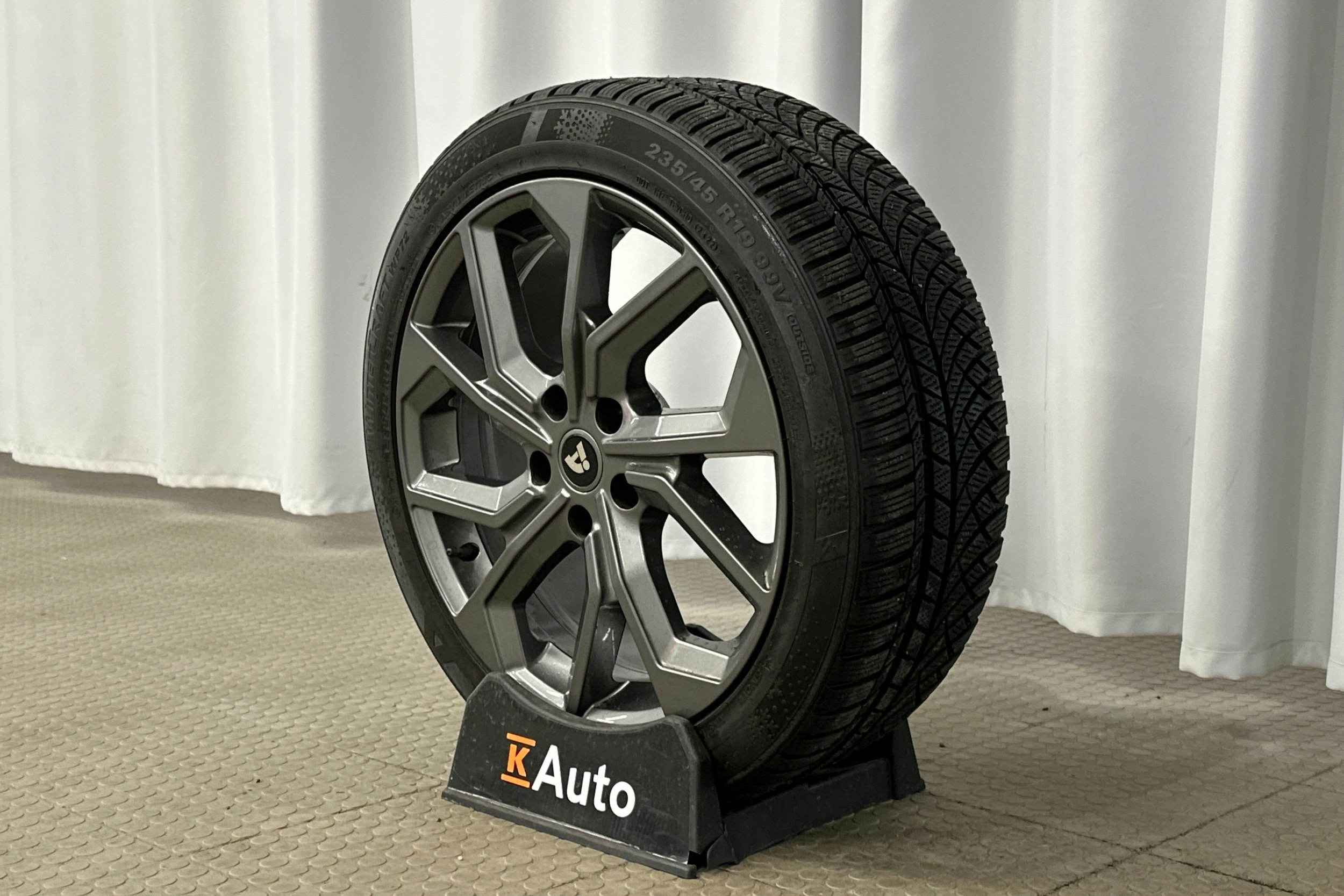 valkoinen BYD Seal 2024 kuva 13.