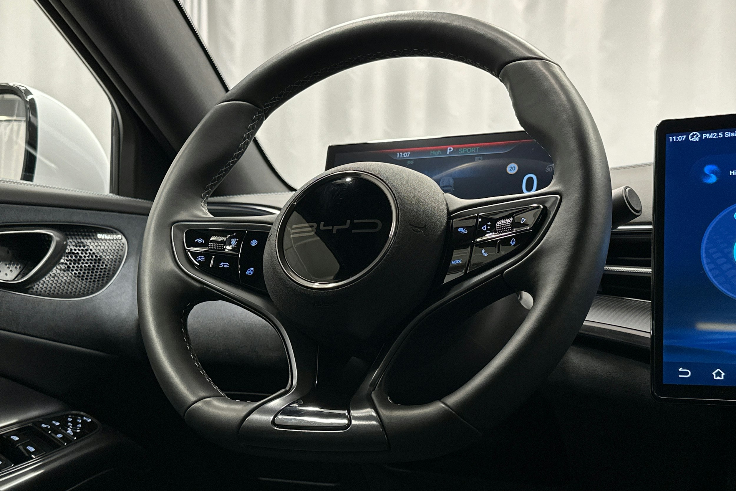 valkoinen BYD Seal 2024 kuva 18.