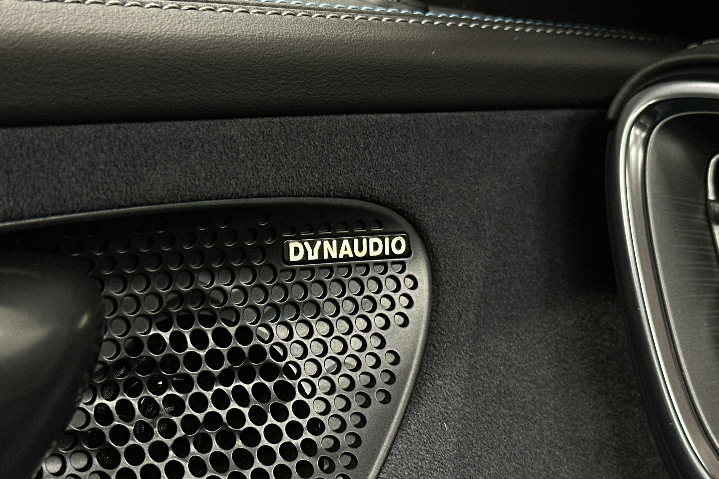 valkoinen BYD Seal 2024 kuva 36.