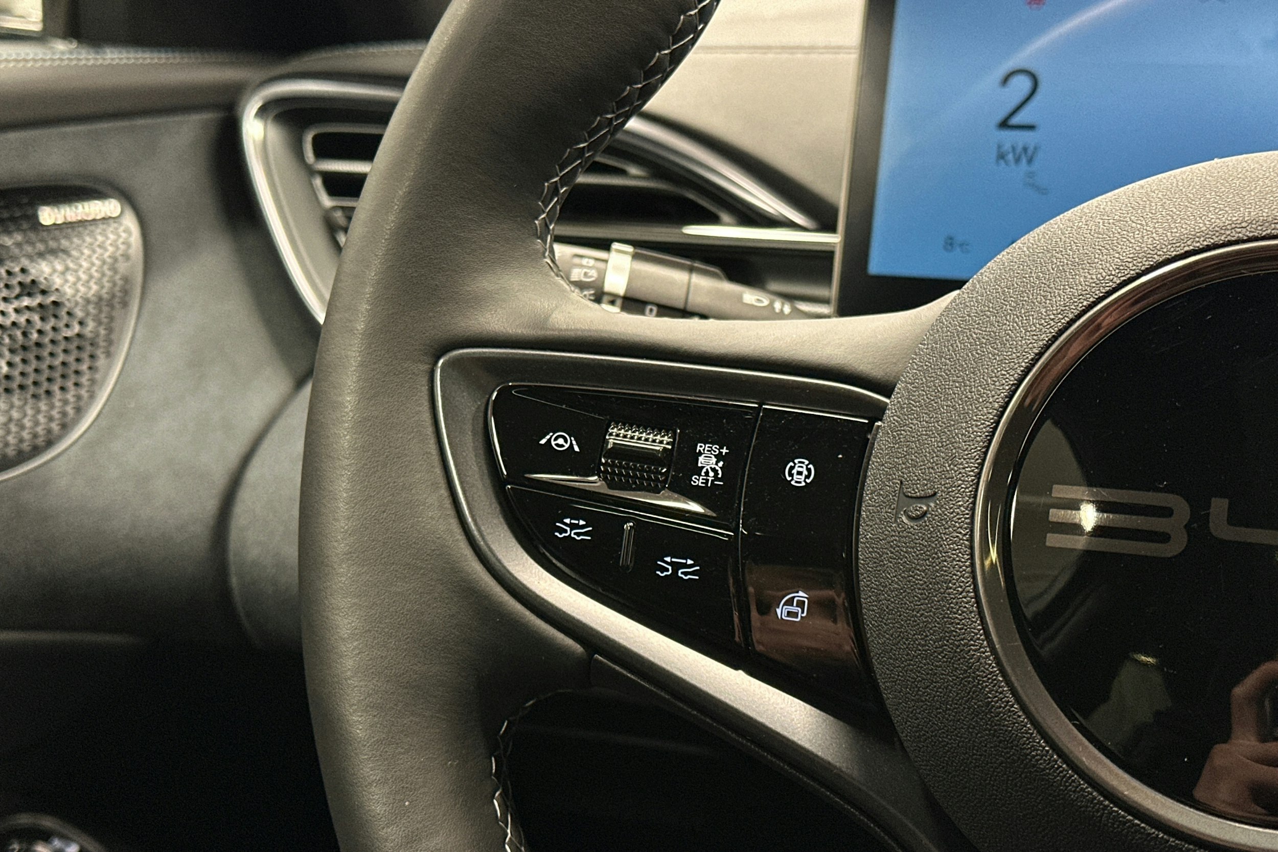 valkoinen BYD Seal 2023 kuva 20.