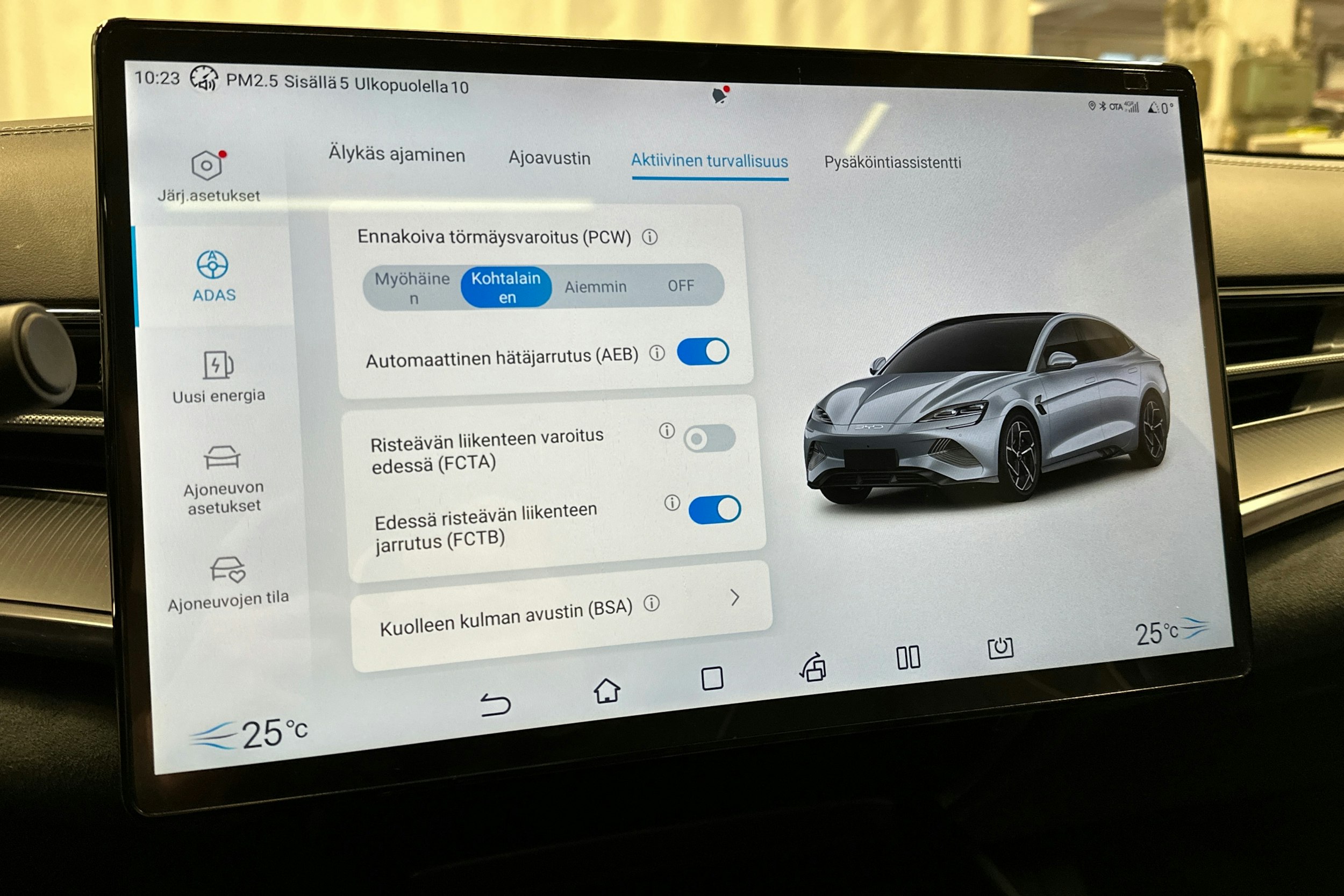 valkoinen BYD Seal 2023 kuva 27.